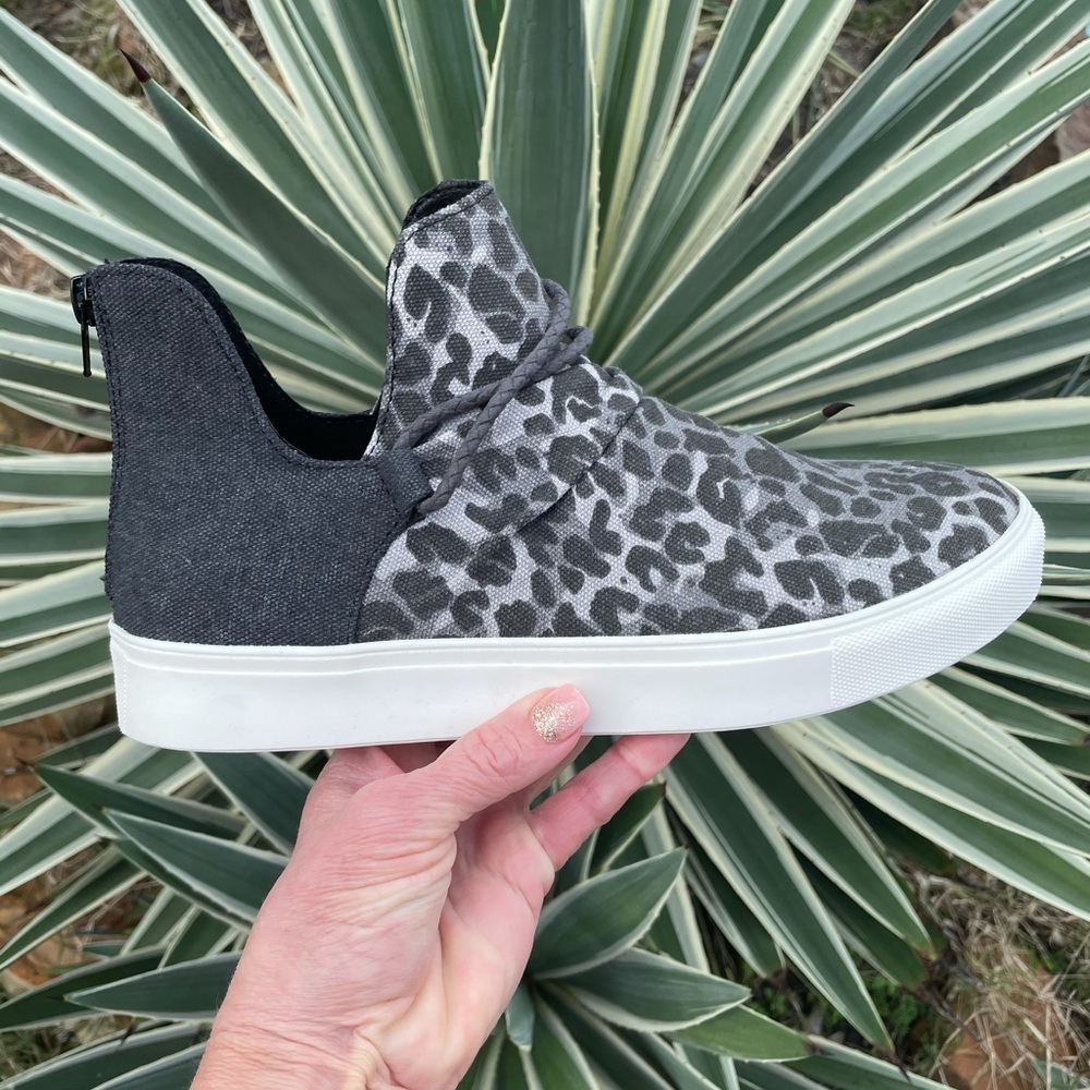 NWT- Very G Survivor Shoes